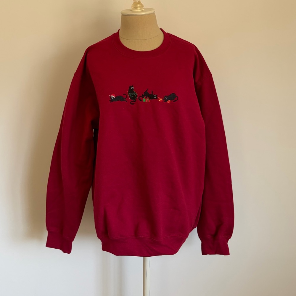 Gildan Christmas Cat Crewneck Sweatshirt Red Embroidered M